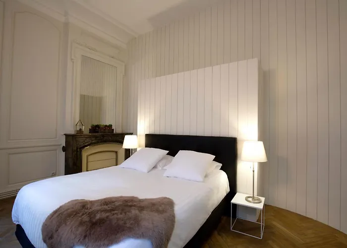 Sur Les Quais De * Bordeaux